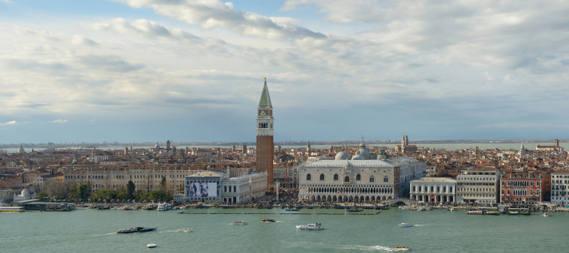 Piazza San Marco e Venezia a Pasqua 2013. Veduta dal campanile della Basilica di San Giorgio Maggiore (Photo by Wolfgang Moroder)
